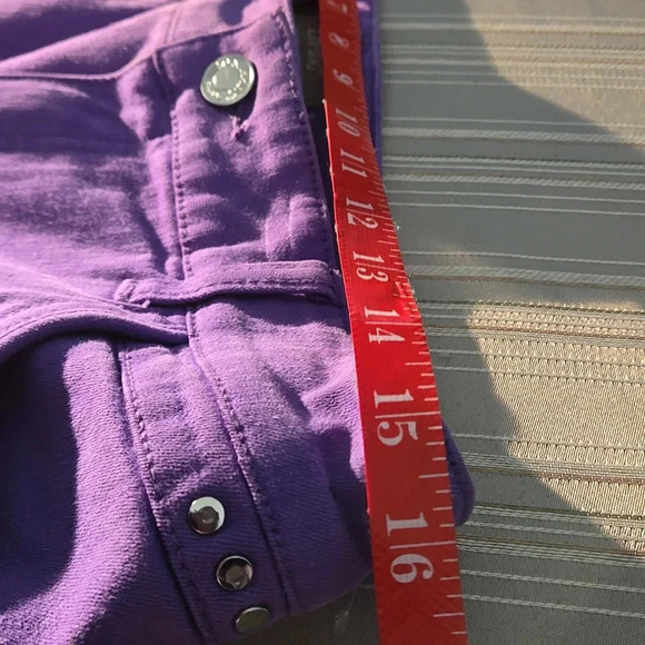 So Slimming by Chico's Women's 0.5 (XS/Size 6) Dark Lavender Cropped Denim Jeans - Picture 11 of 16